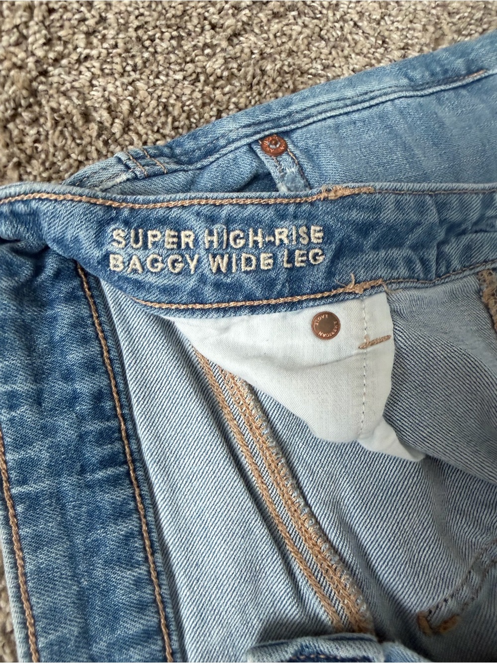 American Eagle Super High Rise Baggy Wide Leg Jeans EUC - Picture 4 of 6